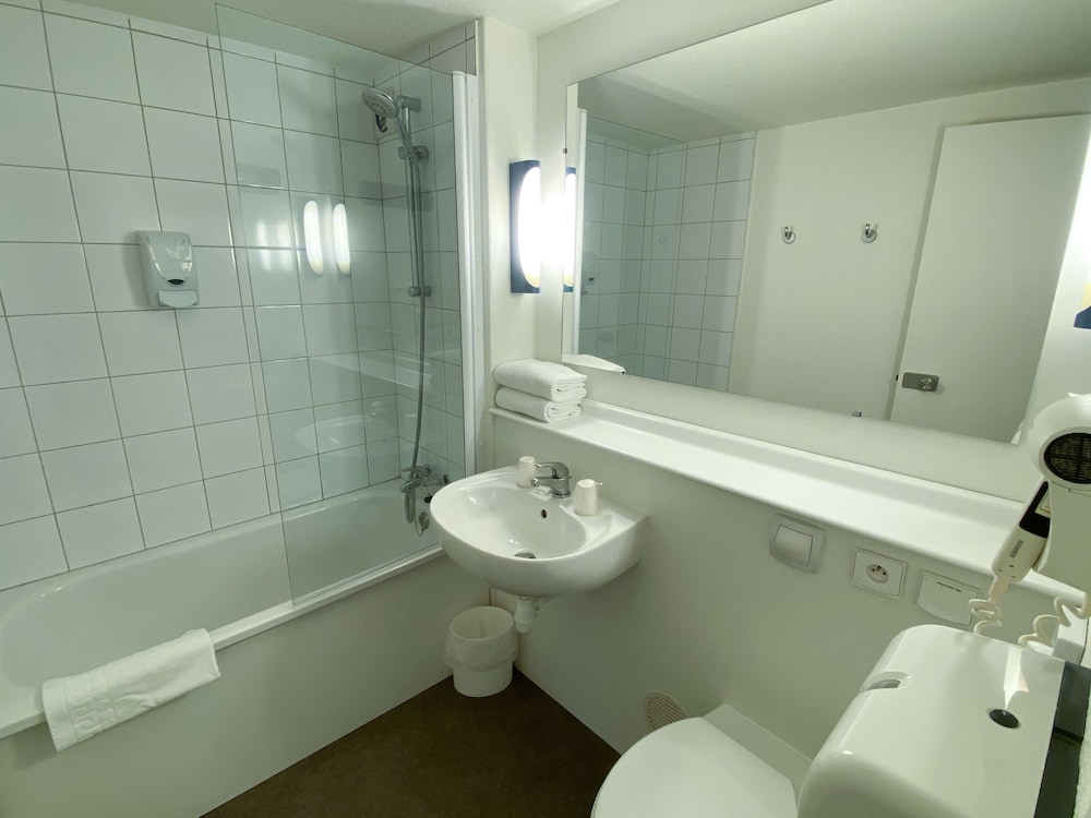 Family Suite, Multiple Beds - Photo 5