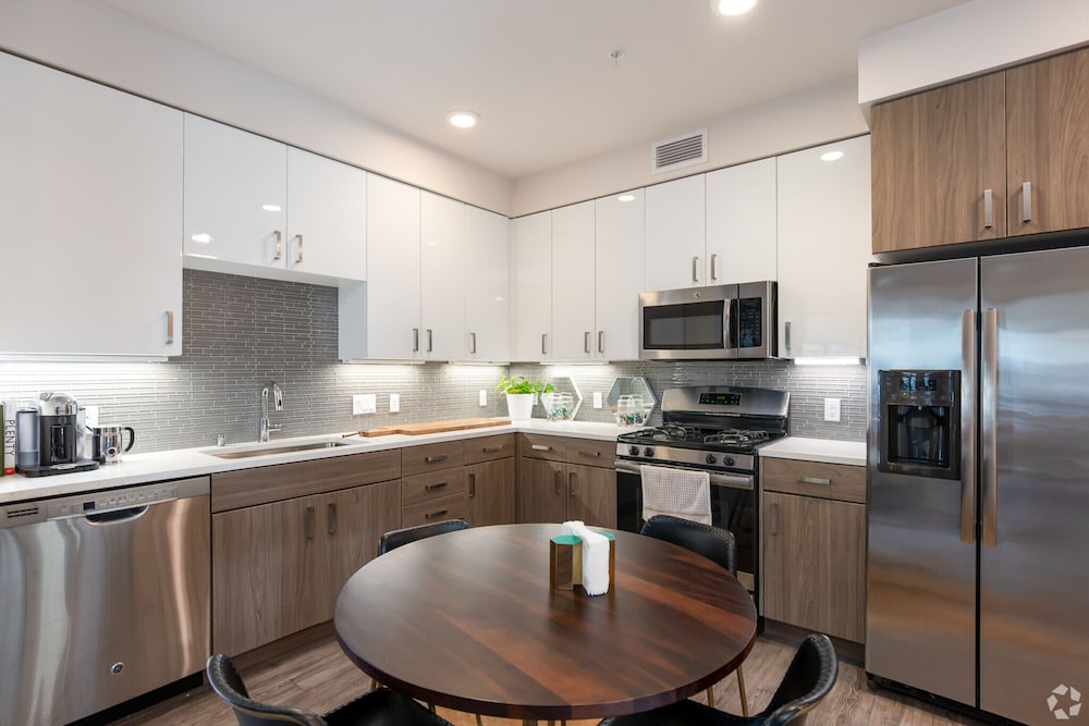 Signature Condo, 1 Queen Bed, Pool Access photo 3
