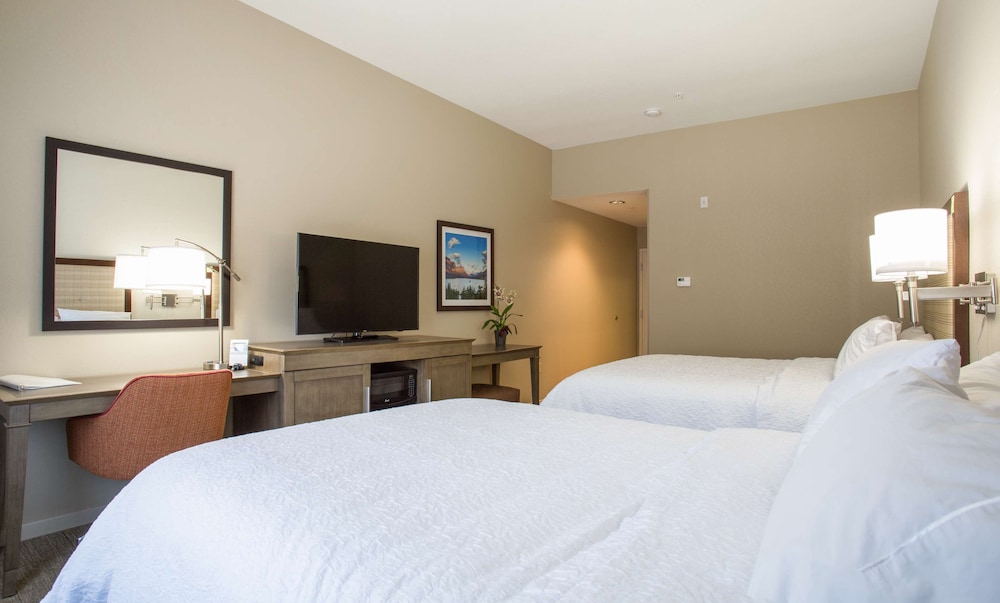 Room, 2 Queen Beds, Accessible, Bathtub photo 2
