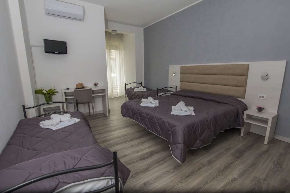 Family Room, Balcony