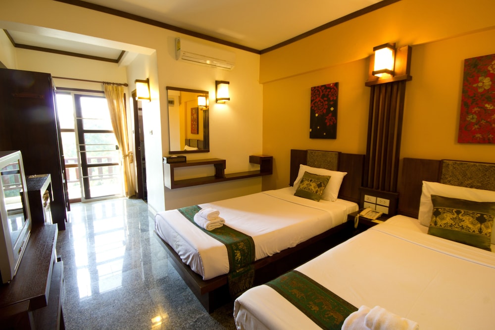 Standard Twin Room (Shower) - Photo 6