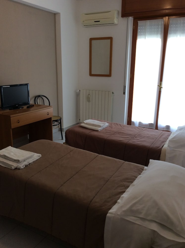 Double or Twin Room photo 2