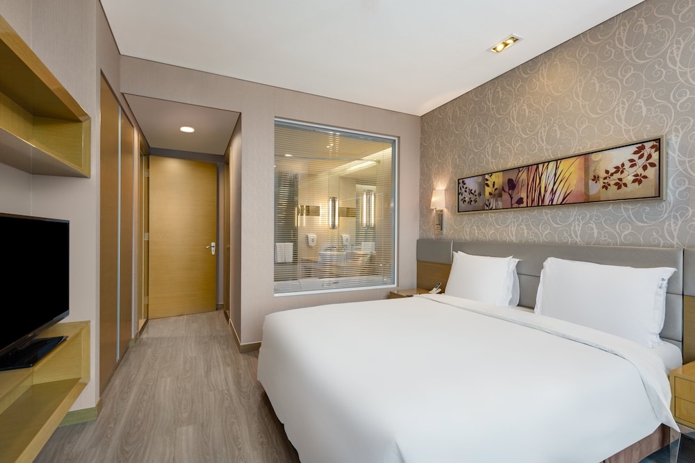 Suite, 1 Bedroom, Kitchen (Dining) photo 2