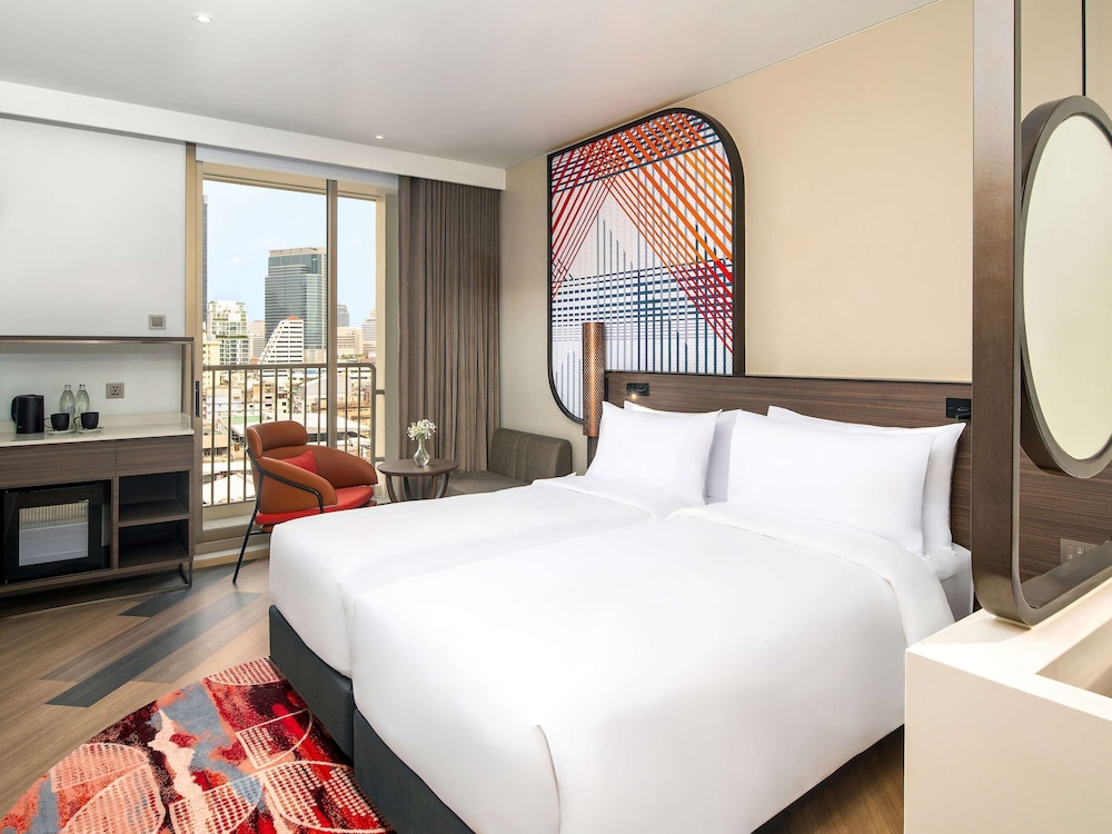 Superior Room, 1 King Bed, Balcony photo 3