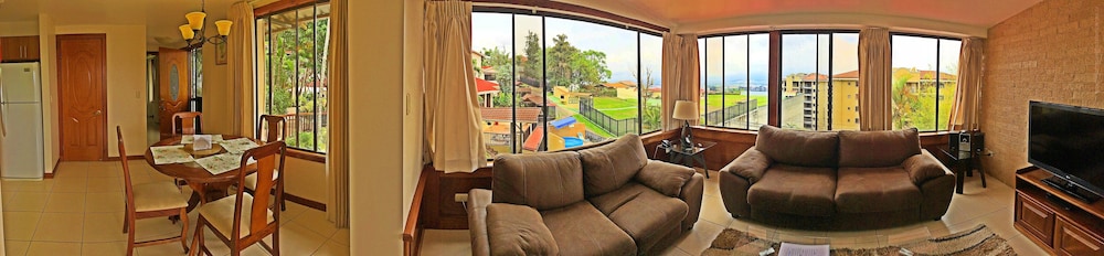 Deluxe Suite, Kitchen, City View photo 3