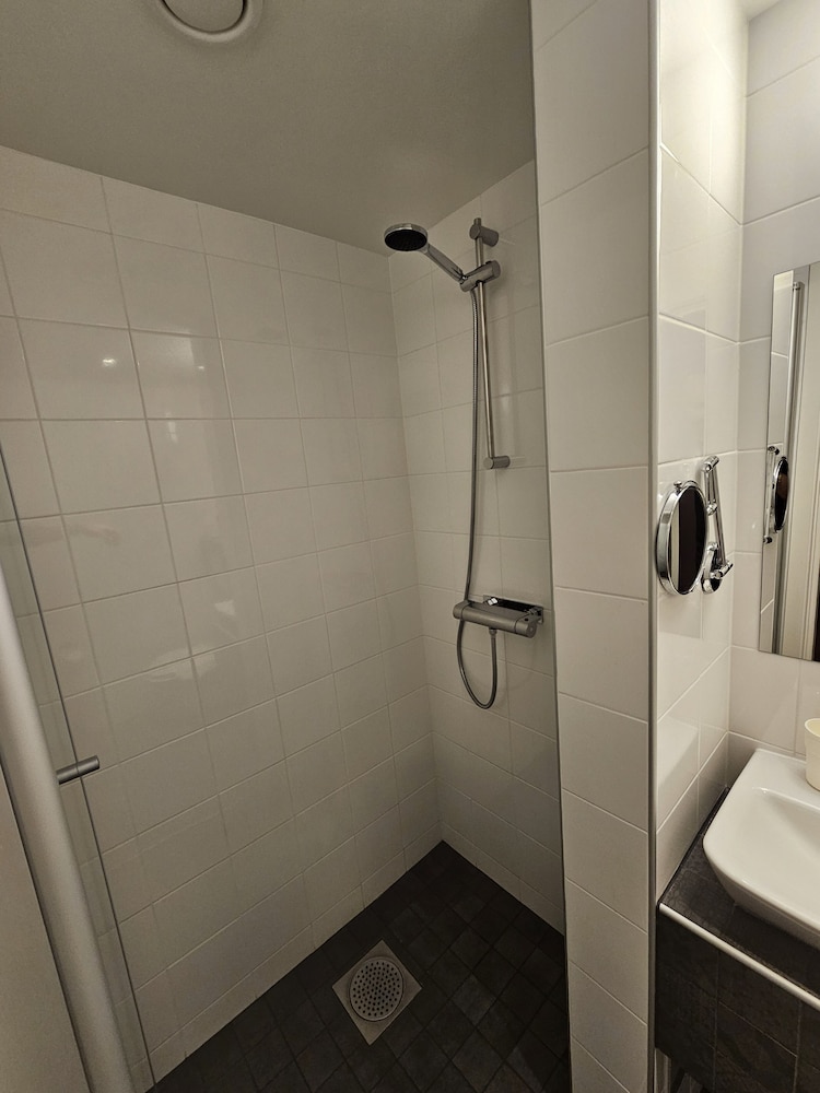Compact Double Room (Private External Bathroom) photo 3