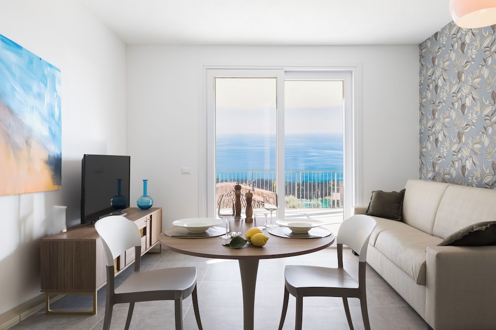 Superior Apartment, Balcony, Lake View