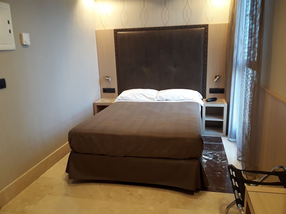Single Room - Photo 4