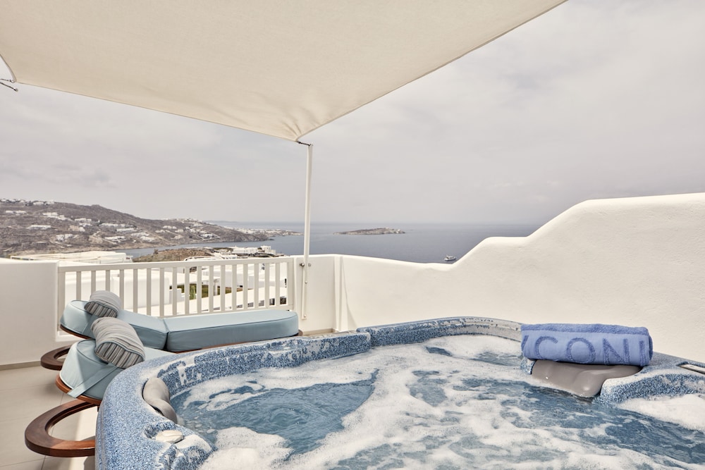Naia Suite with Sea view & Outdoor Hot Tub photo 1