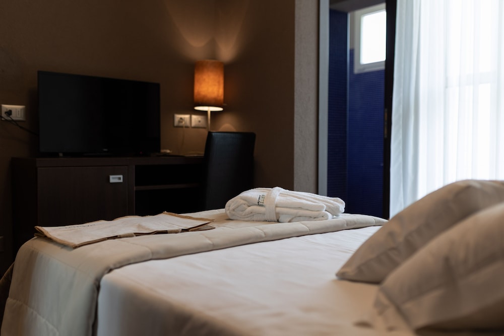 Basic Room, 1 Large Twin Bed photo 2