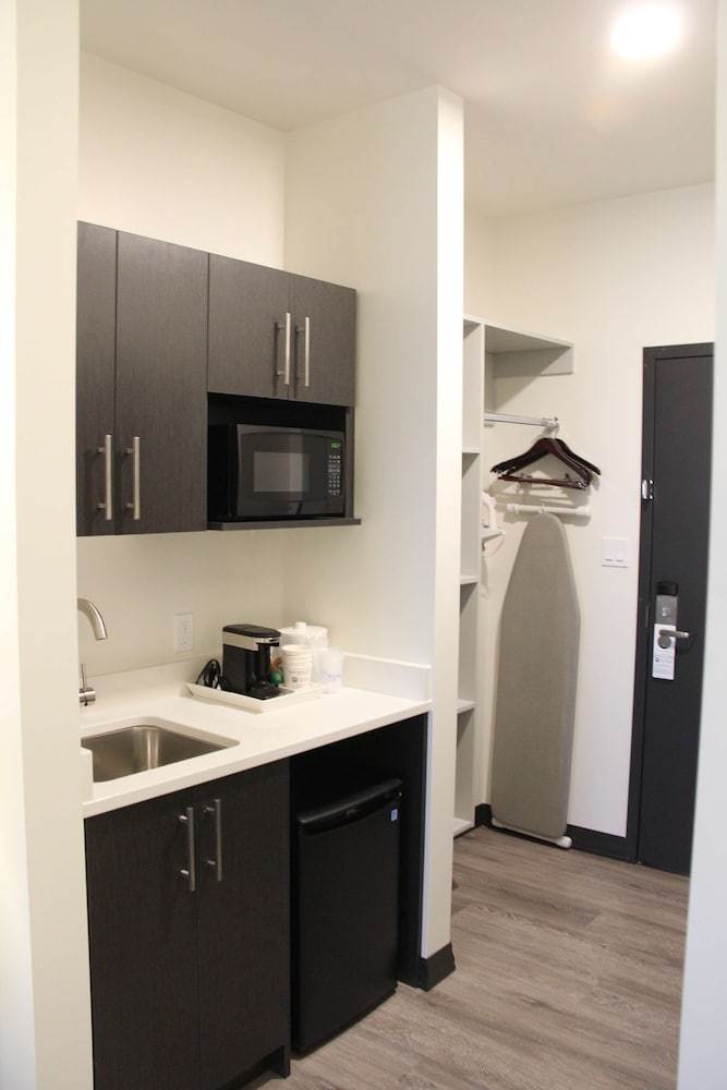 Suite, Multiple Beds, Non Smoking, Refrigerator & Microwave (with Sofabed) - Photo 7