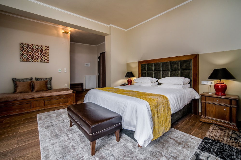 Deluxe Suite, 1 Bedroom, Non Smoking, Mountain View photo 3