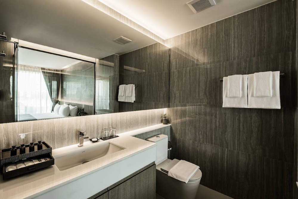 Zen One Bedroom Suite - Photo 4