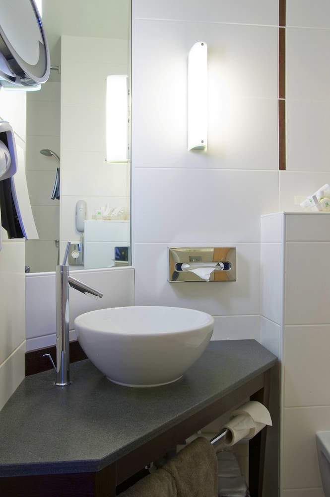 Standard Room, 2 Double Beds, City View - Photo 6