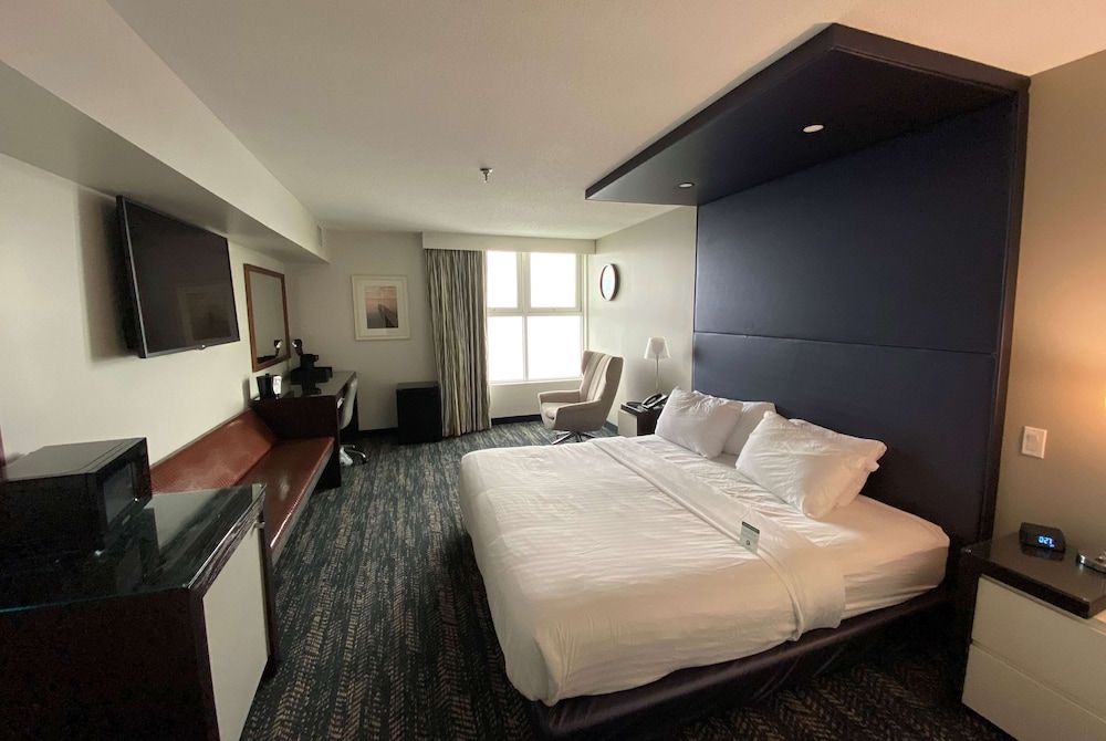 Business Room, 1 King Bed, Non Smoking - Photo 1