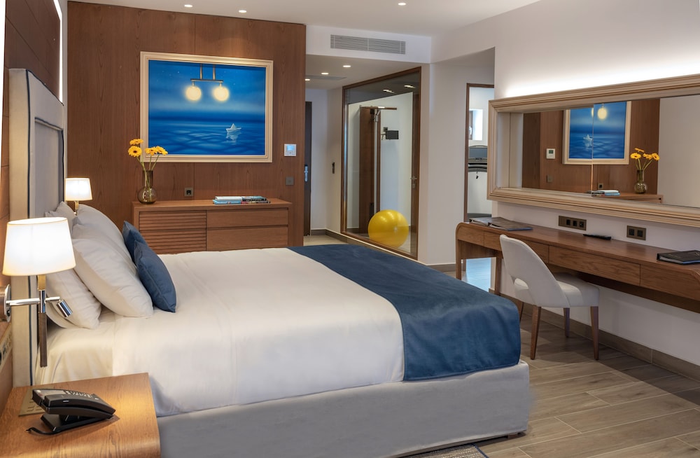 Aqua Marine Suite Waterfront with Outdoor Whirlpool and Gym