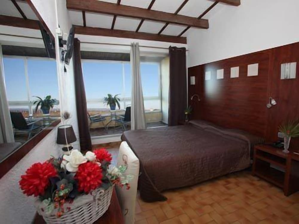 Standard Double or Twin Room photo 1