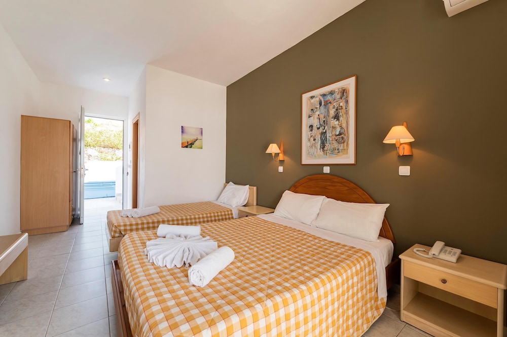 Standard Triple Room (2) photo 1