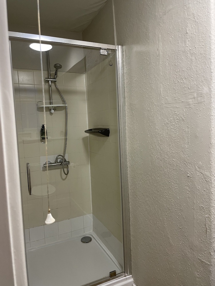 Comfort Double Room, Ensuite, Courtyard View (2nd Floor) photo 3
