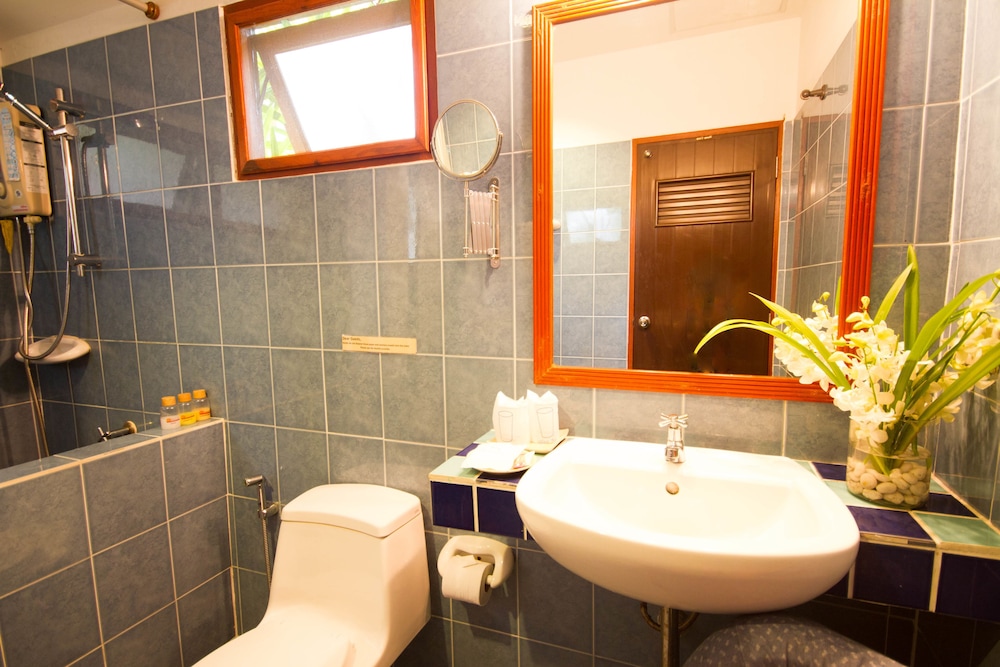 Superior Bungalow - Photo 9