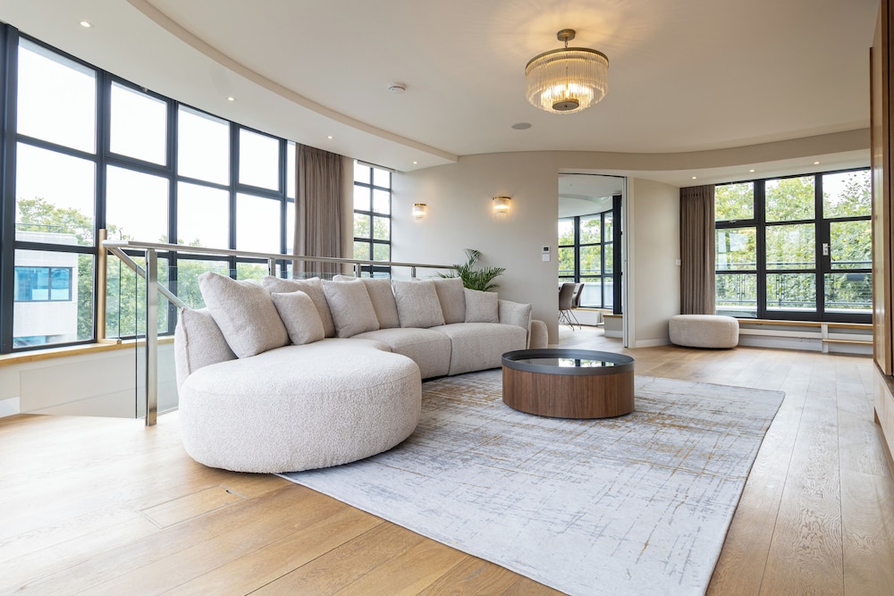 Suite 15 - Three Bedroom Penthouse with Balcony