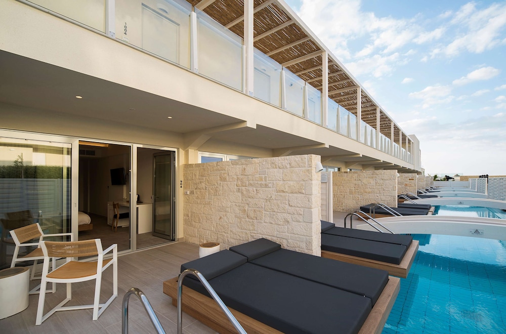 Classic Room, Pool Access (Swim up sharing pool)