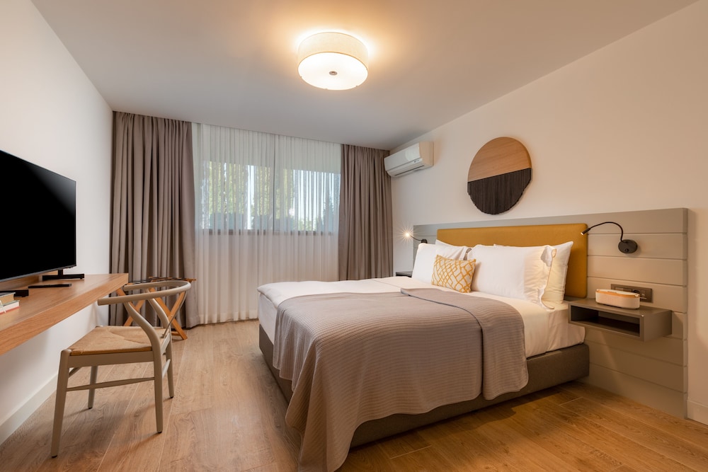 Standard Room - Photo 1