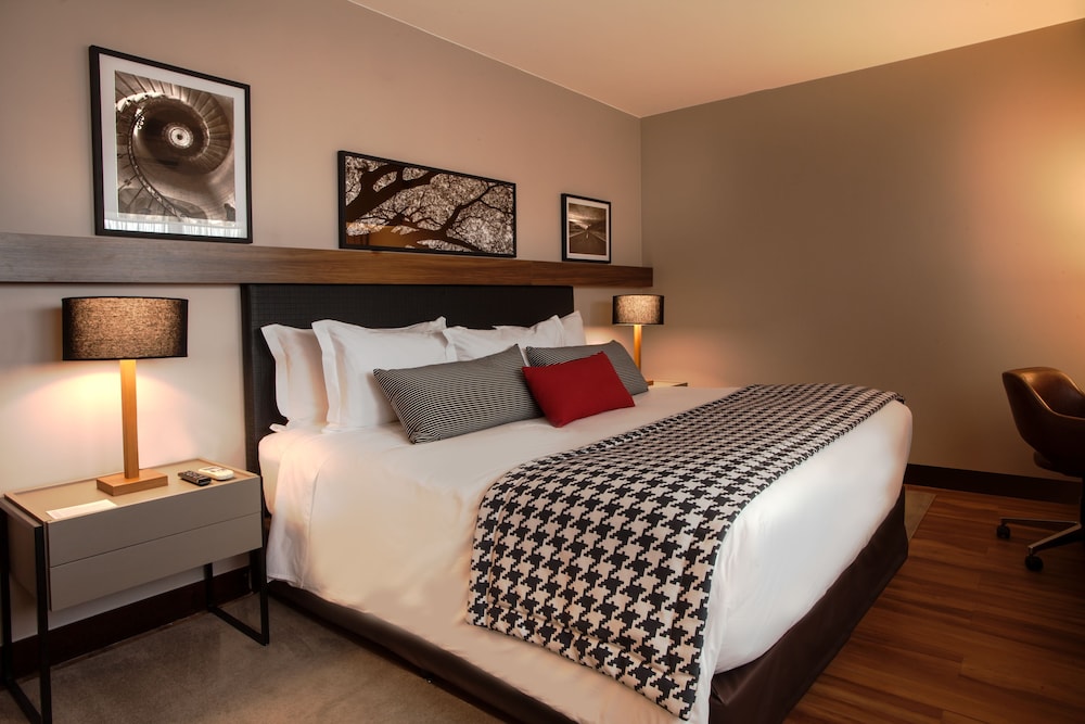 Luxury Room, 1 King Bed - Photo 3