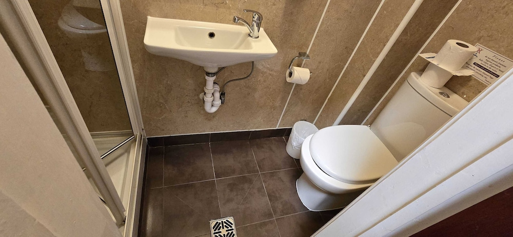 Triple Room, Private Bathroom photo 3