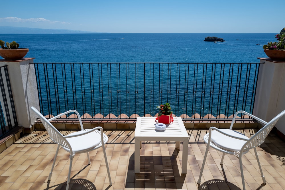 Superior Double or Twin Room, Terrace, Sea View - Photo 24