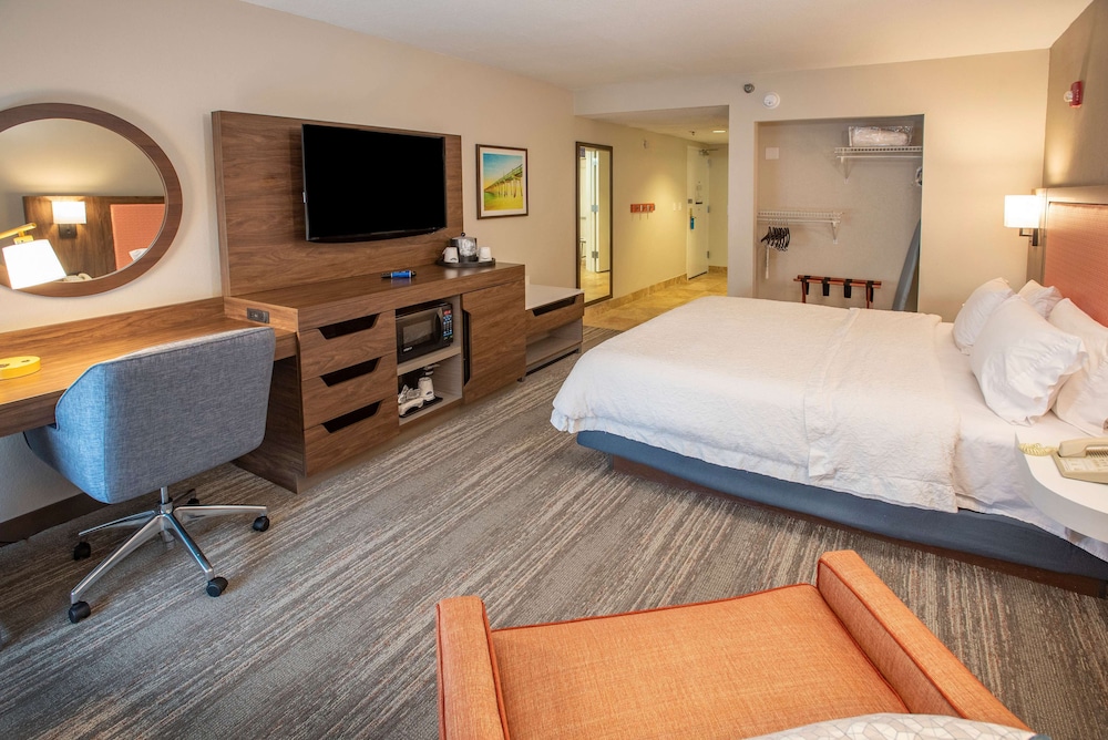 Room, 2 Queen Beds, Accessible (Roll-In Shower, Mobility & Hearing) - Photo 4