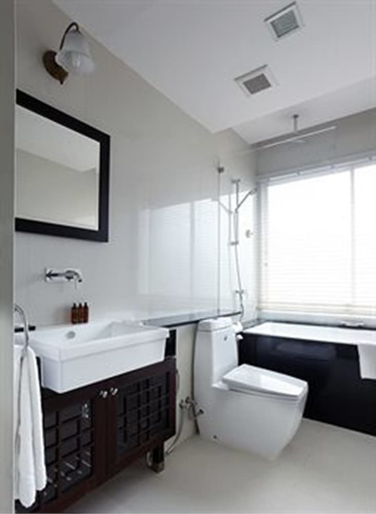 Four Bedroom Royal Suite photo 3
