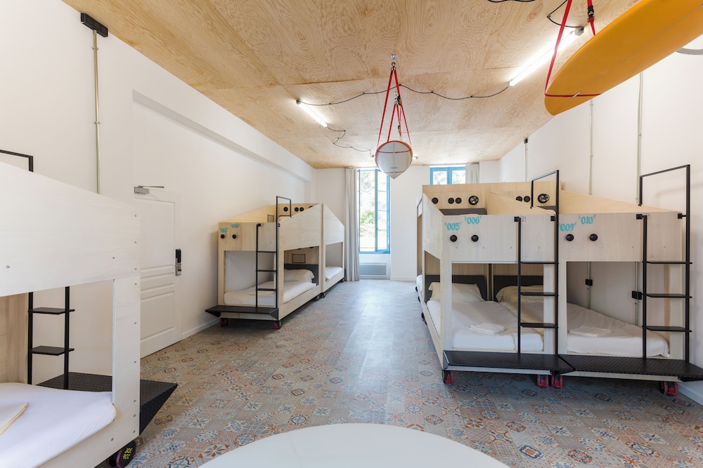 Private Bedroom for 14 people with shared Bathroom photo 3