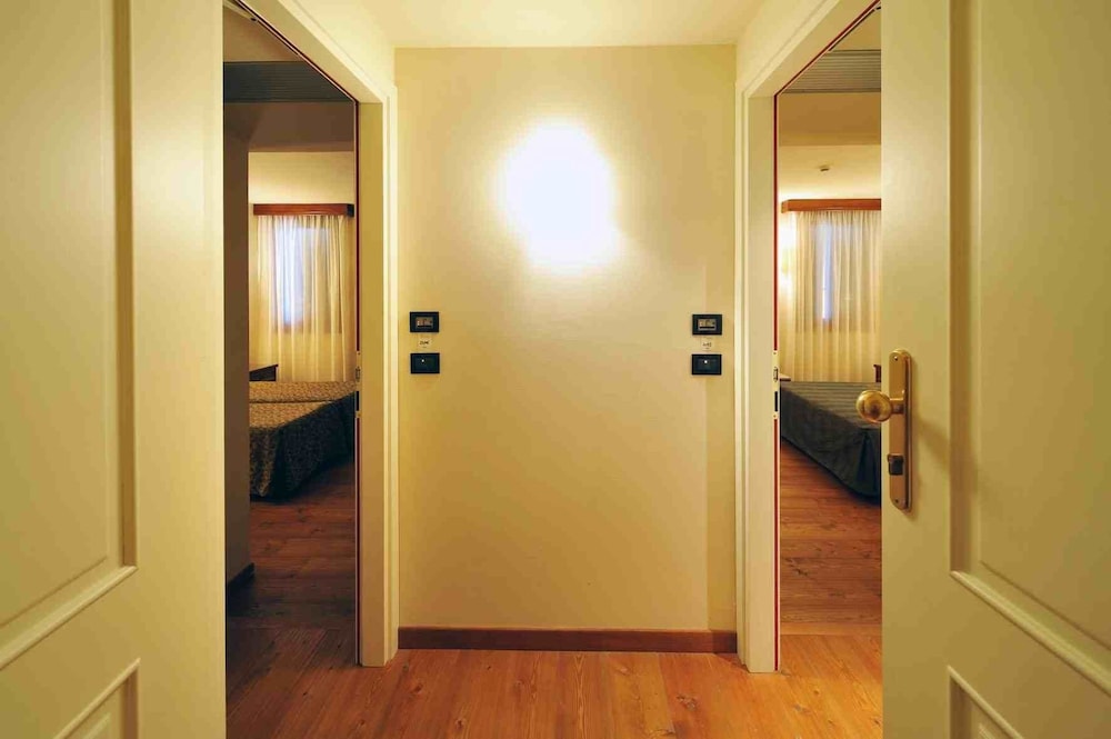 Family Suite, 2 Bathrooms, Garden View photo 1
