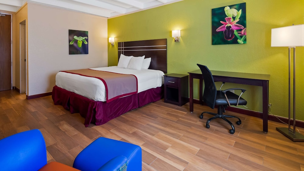 Standard Room, 1 King Bed, Smoking, Balcony