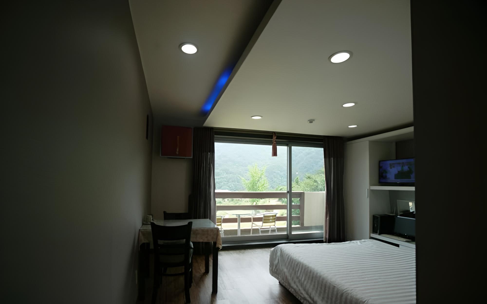 Room (Gemini) - Photo 6