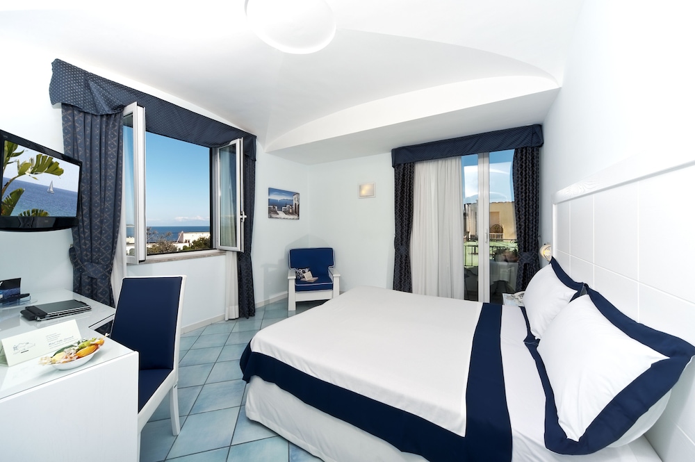 Superior Double or Twin Room, Sea View