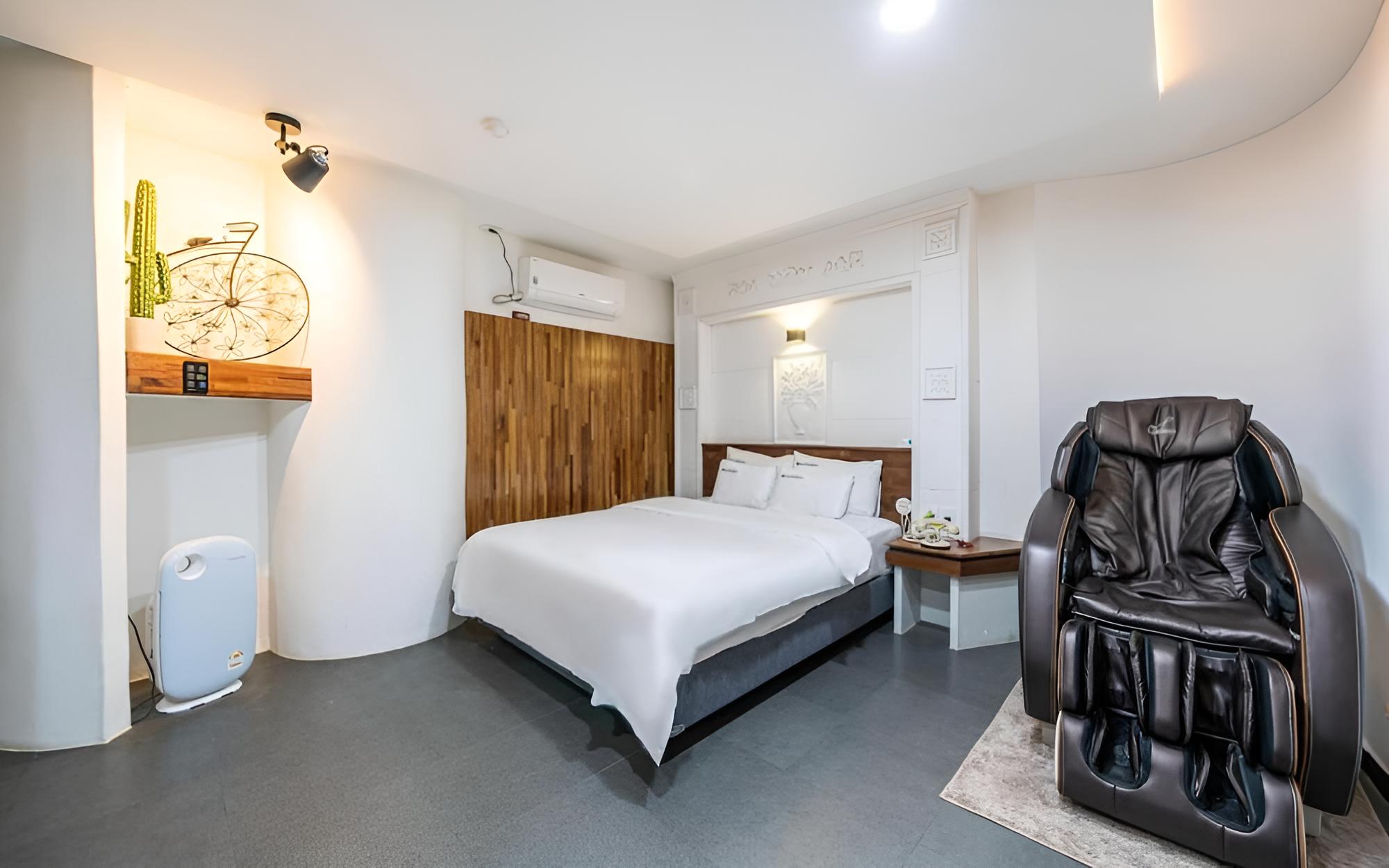 Room (Premium Room / Top-of-the-line couple) - Photo 6