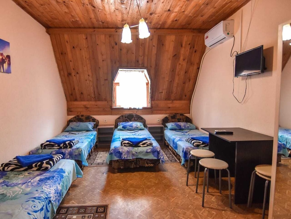 Economy Quadruple Room photo 1