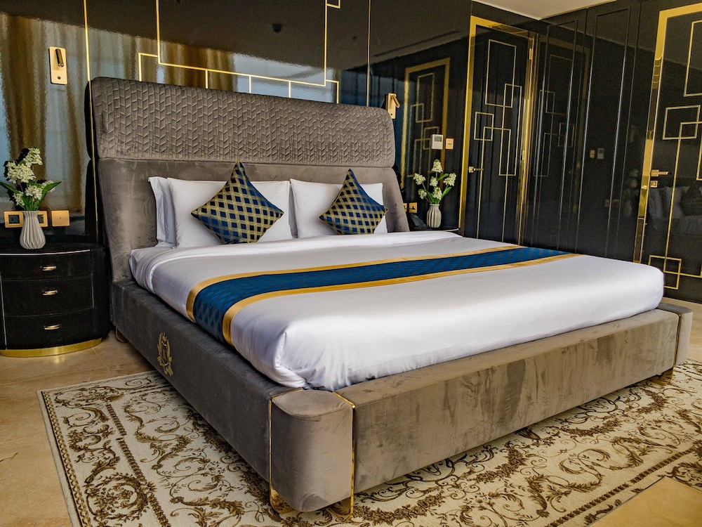 Grand Penthouse photo 2