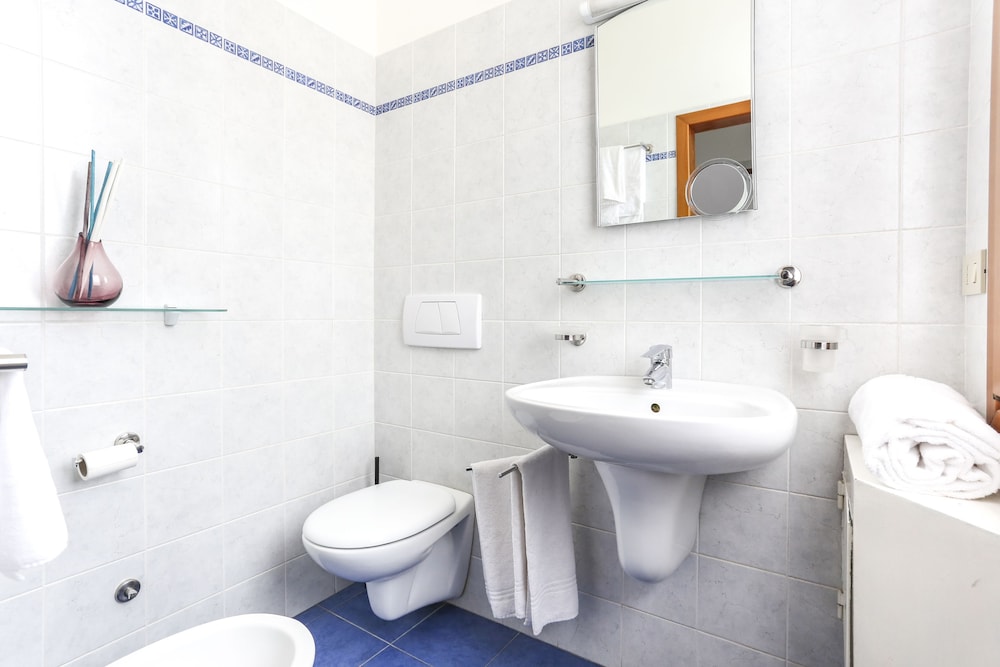 Double or Twin Room photo 2