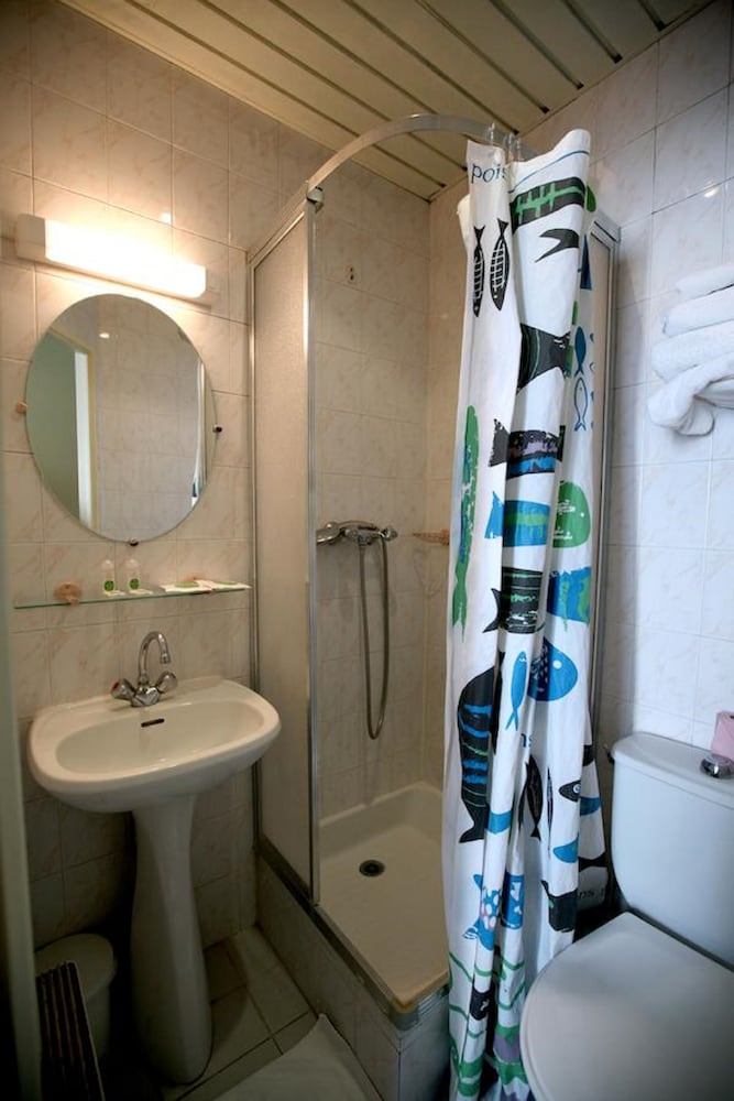 Standard Twin Room photo 3