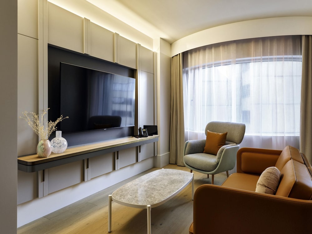 Deluxe Suite (Luxury)
