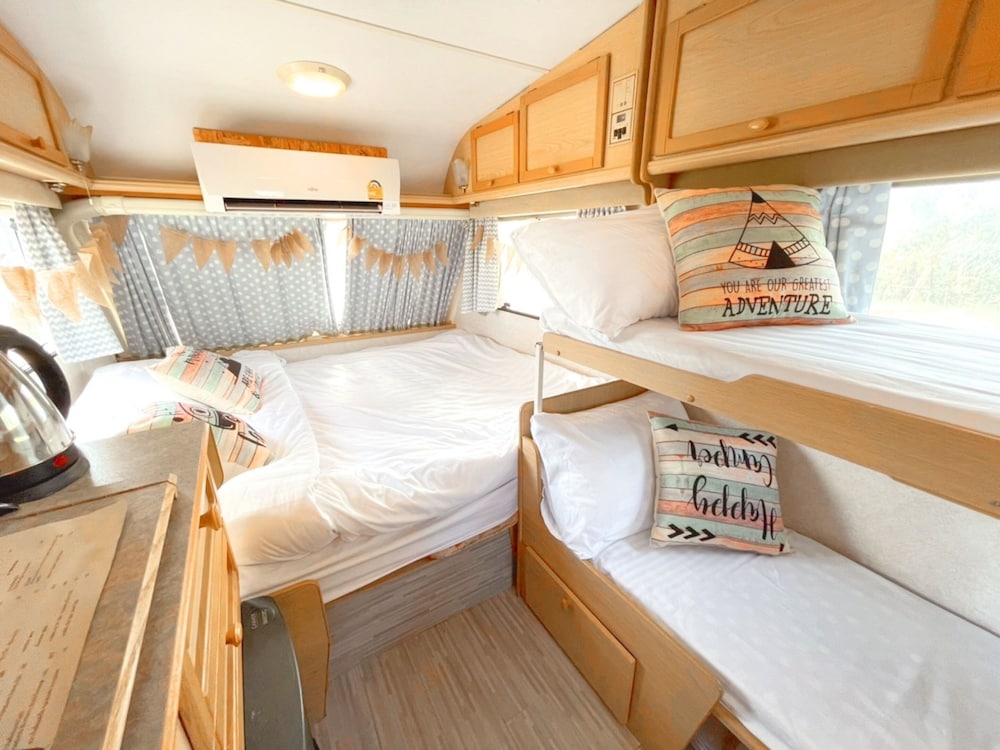 Campervan for 2 adults and 2 children - Photo 1