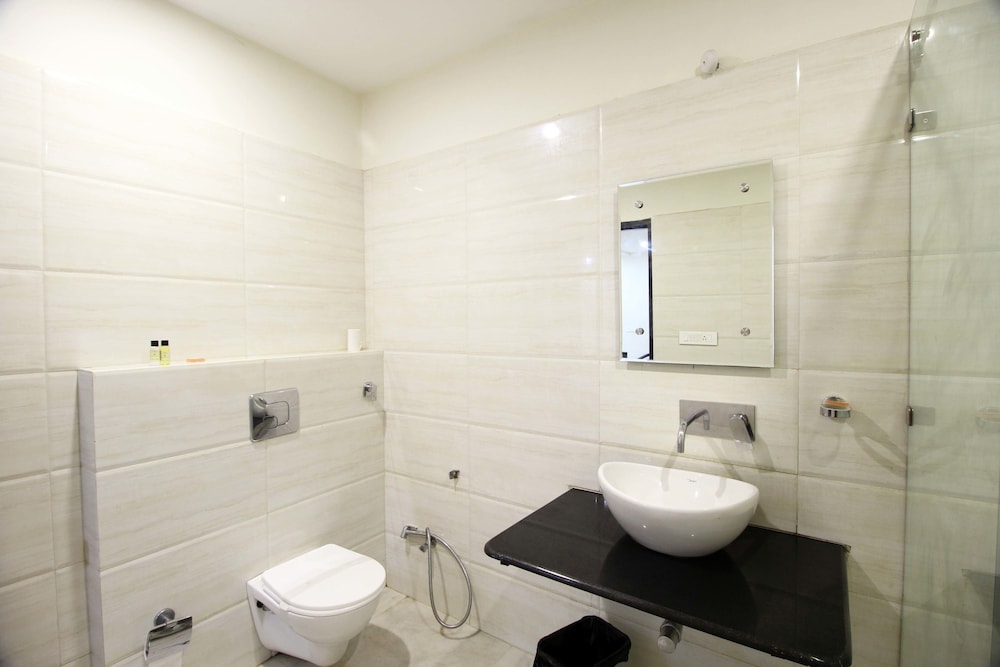 Deluxe Room - Photo 2