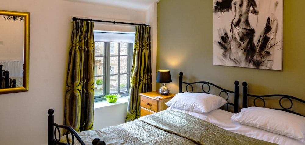 Deluxe Double Room, Ensuite - Photo 21