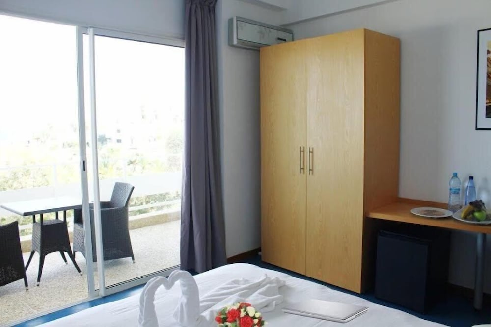 Standard Double Room photo 2