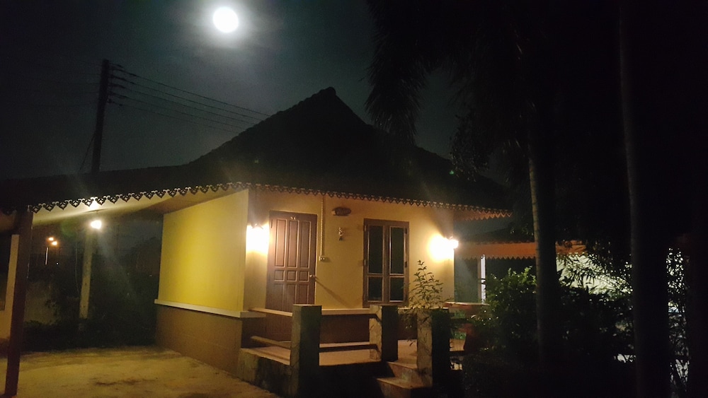 Basic House, Garden View photo 2
