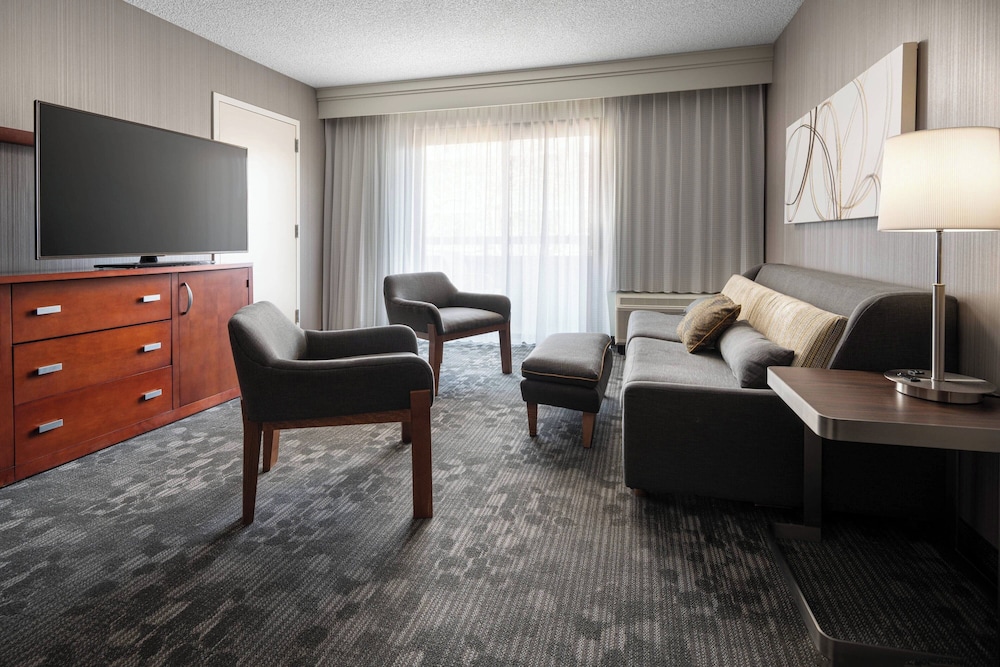 Suite, 2 Double Beds photo 3