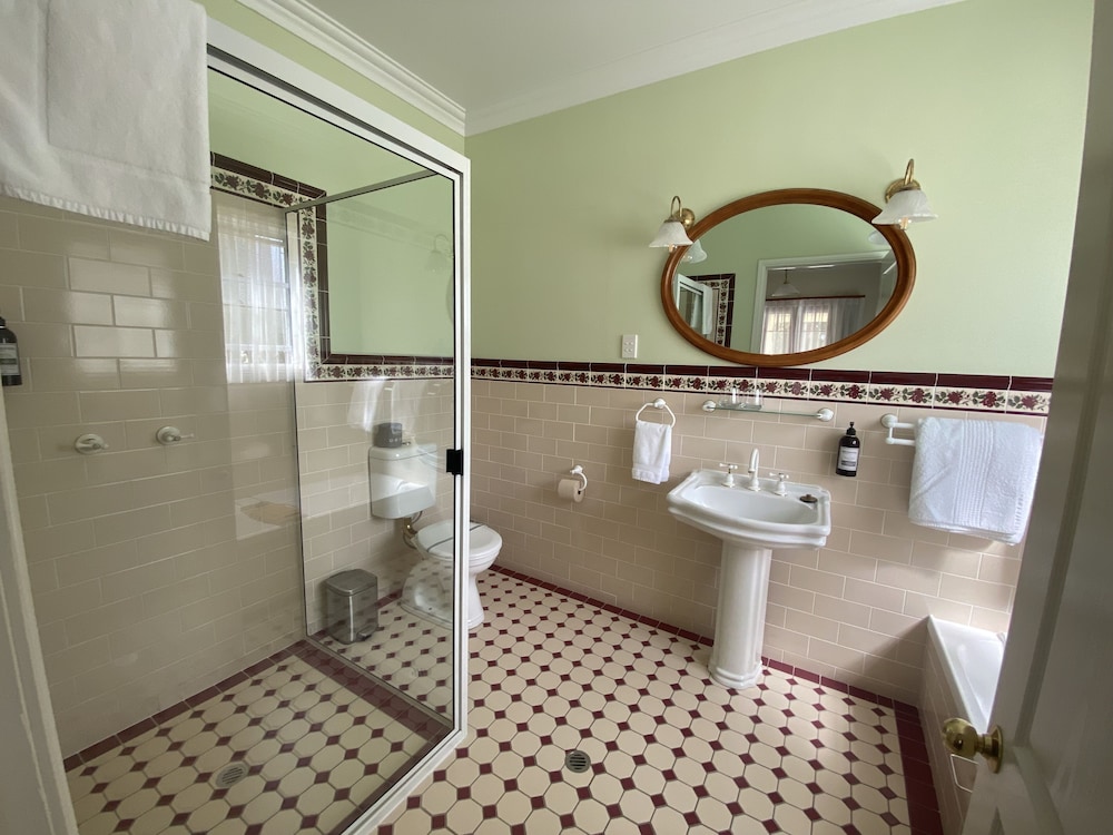 Executive Queen Suite photo 3